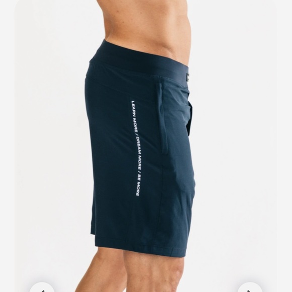 NWT MEN’S ALPHALETE INFINITY 9" SHORT- XL - Picture 2 of 4